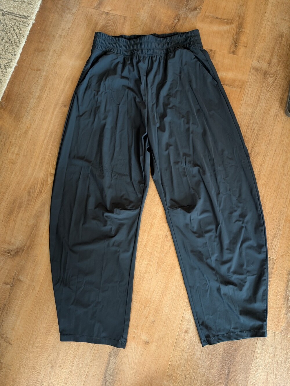 Old Navy TALL Sleek Tech Barrel Pants